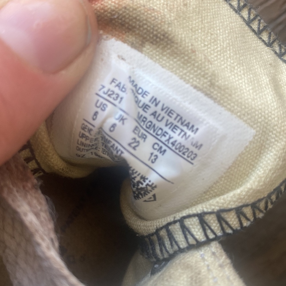 Converse - Picture 6 of 6